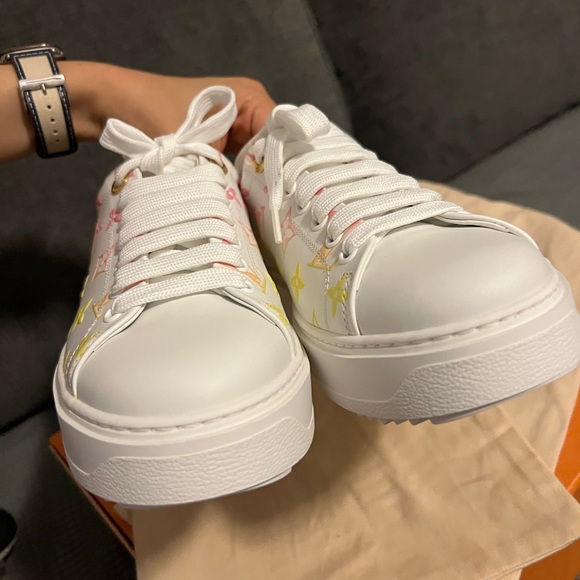 NIB Louis Vuitton Monogram Time Out Sneakers Size 39 - Picture 6 of 15